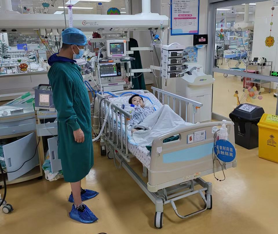 满洲里市跨省救护车出租公司