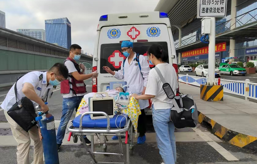 满洲里市救护车出租公司